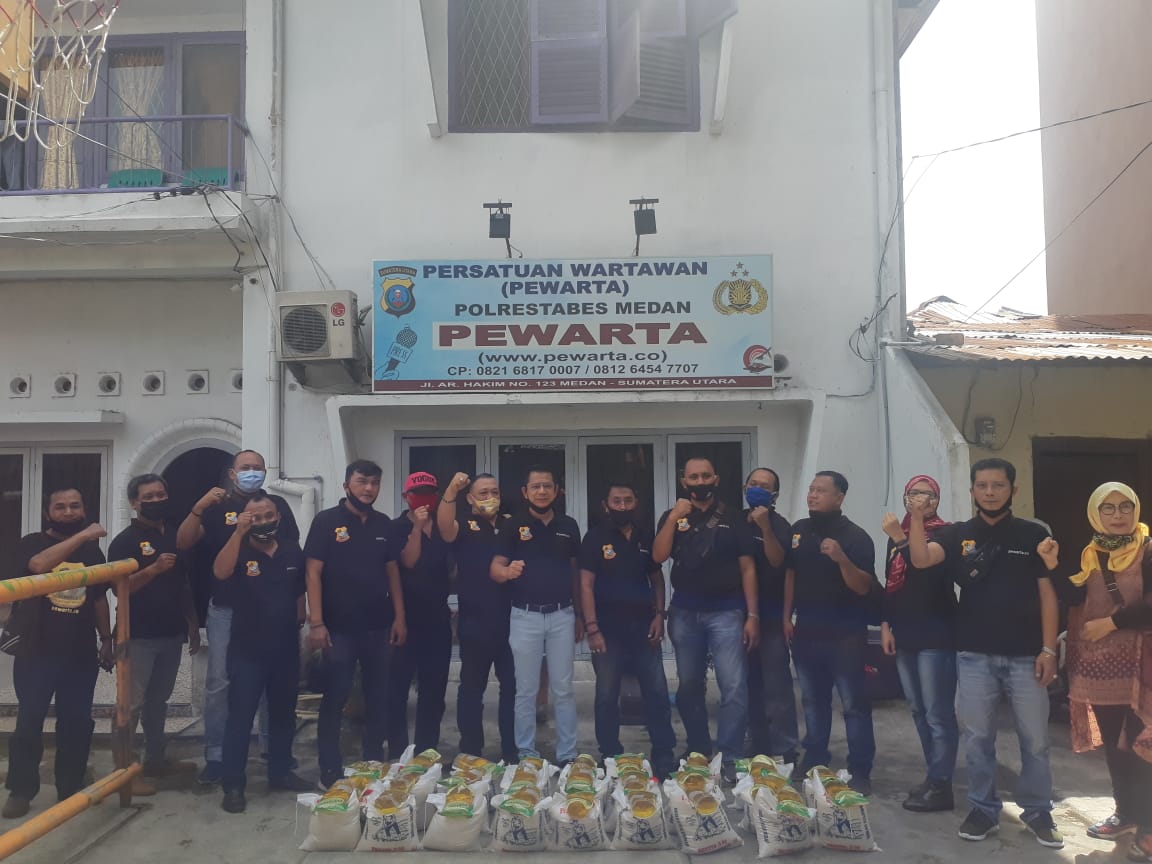 Ketua Pewarta Kembali Gulirkan Bantuan Sembako Kepada Jurnalis Dimasa Pandemi Covid-19