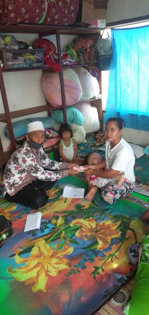 Peduli Bocah Penderita Hidrosefalus ,Baznas Kabupaten Palas Serahkan Bantuan