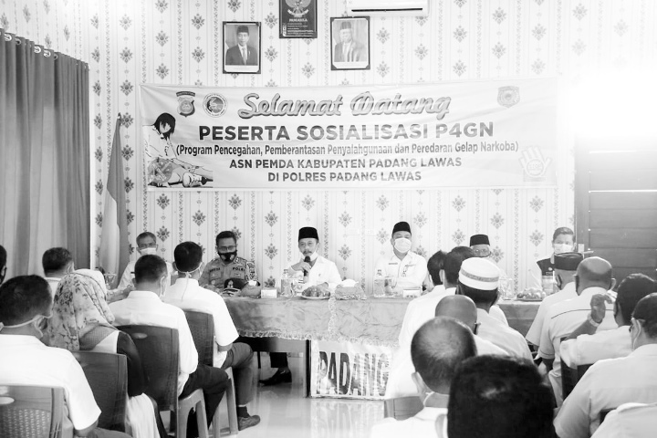 Ratusan ASN Pemkab Padanglawas Mendadak Dites Urine di Polres