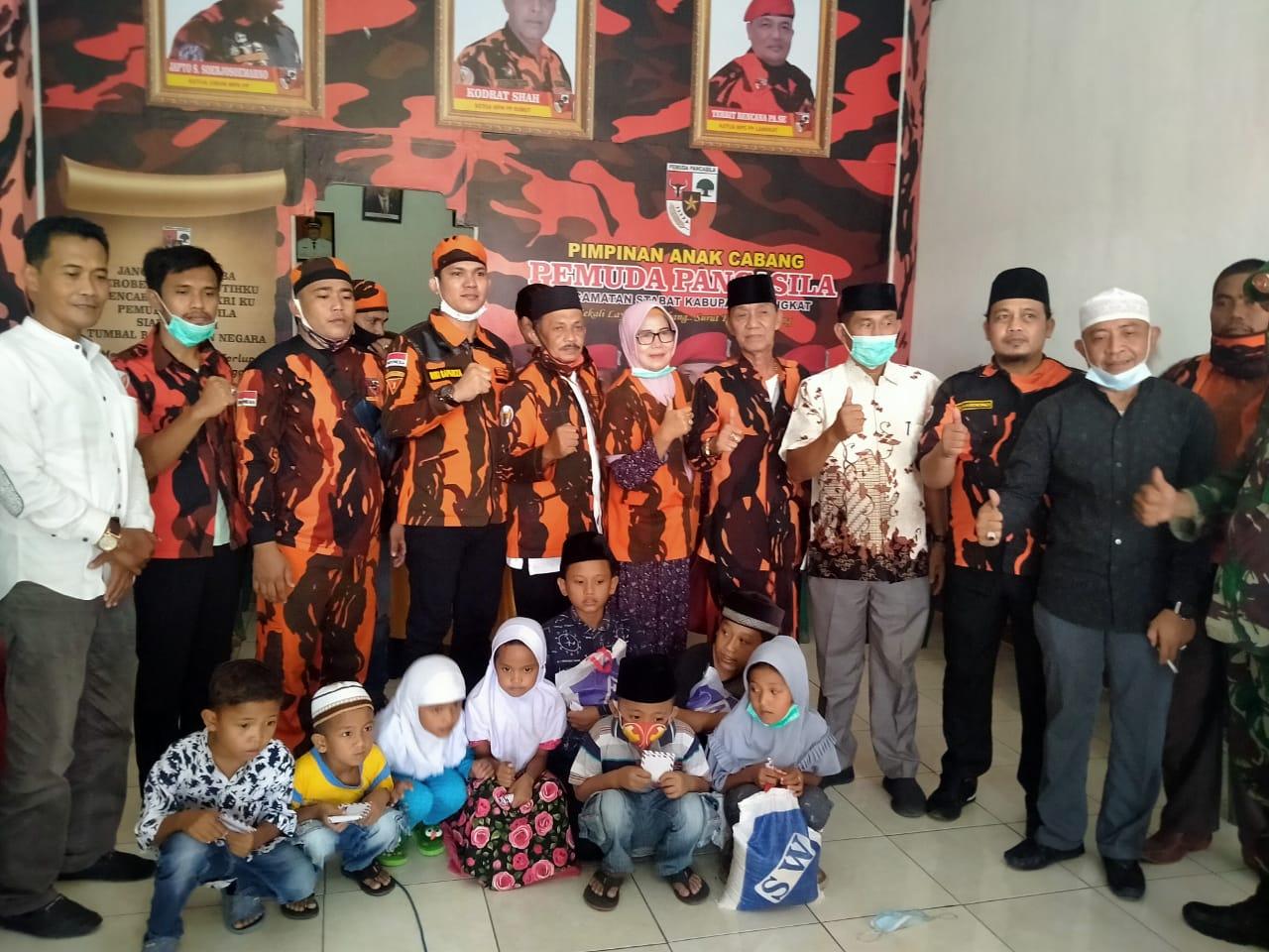 Syukuran Terpilihnya Riki Sapariza.SE Ketua PAC PP Stabat Santuni Anak Yatim.
