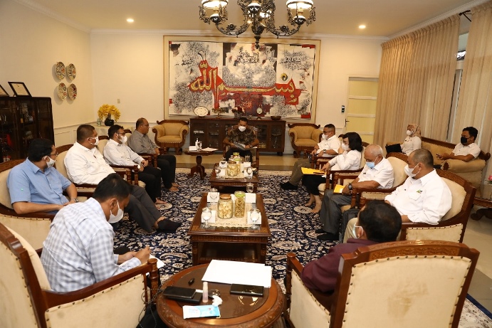 RUPS-LB Berhentikan Dirut PT PPSU Amir Makmur