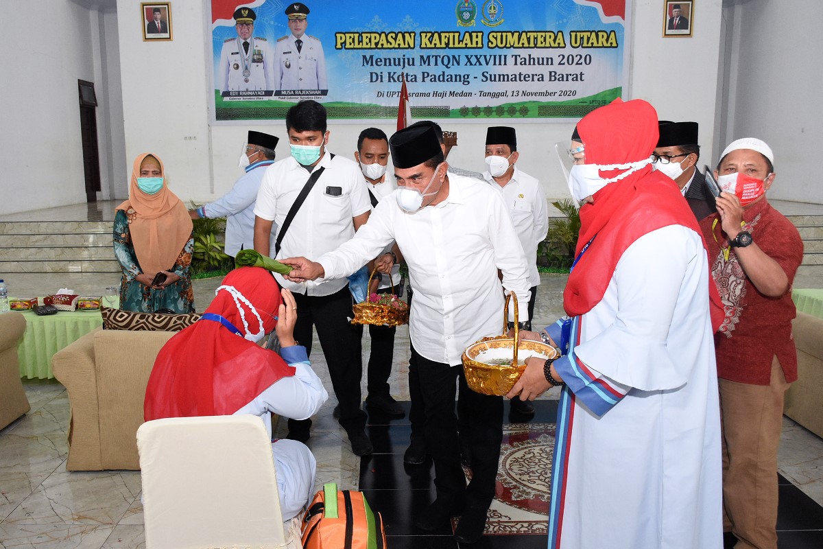 Edy Rahmayadi Lepas Keberangkatan 53 Kafilah MTQN XXVIII 2020 ke Sumbar