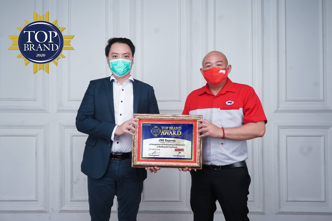 JNE Boyong Penghargaan Top Brand Award 2020 kategori Courier Service ke-7 kalinya