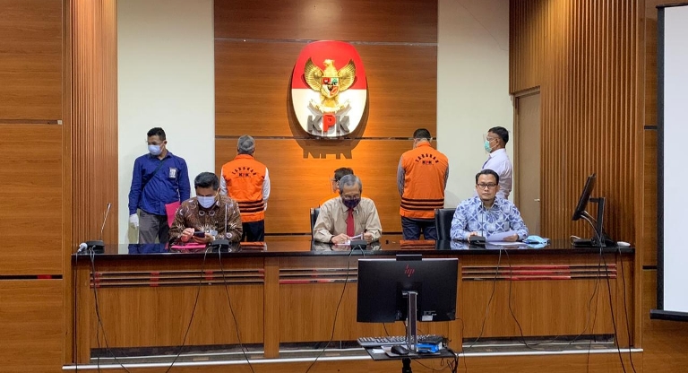 KPK Tetapkan dan Tahan Tiga Tersangka Terkait Dugaan TPK PT. DI Tahun 2007-2017