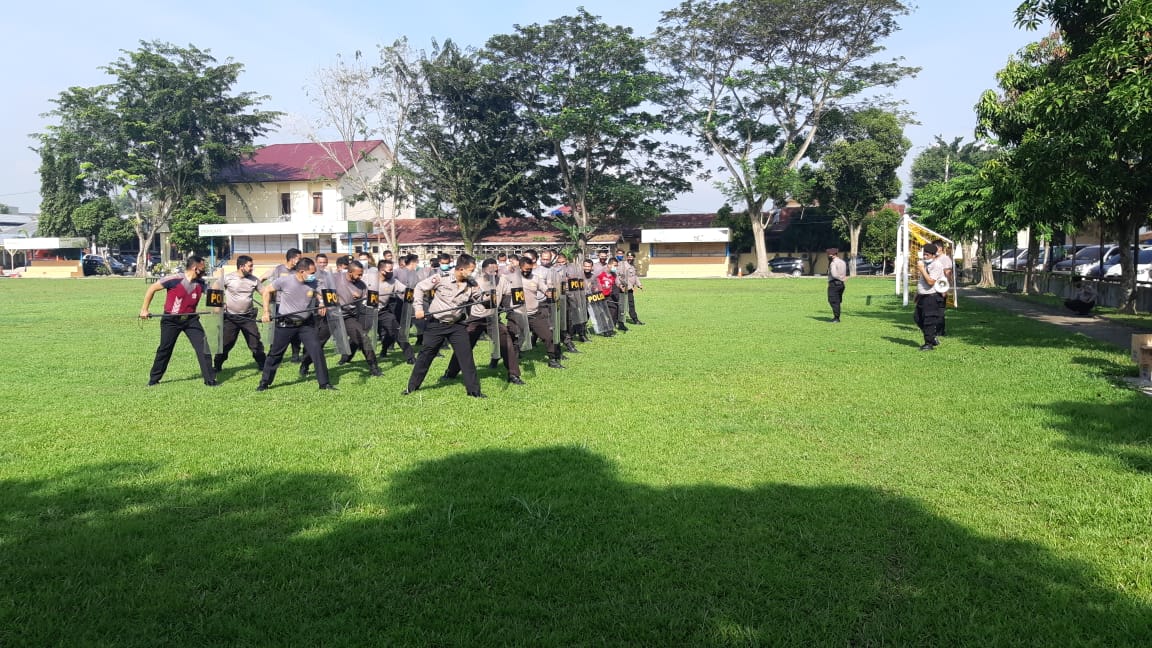 Jelang Pilkada Sumut 2020, Sat Sabhara Polresta Deli Serdang Digembleng Latihan Dalmas