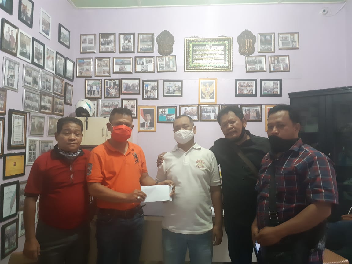 Istri dari Anggota Pewarta Sakit, Chairum Lubis Berikan Tali Asih