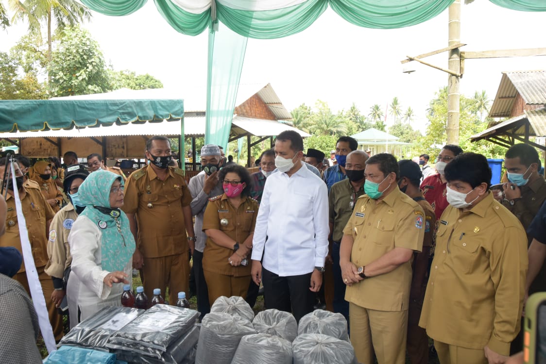 Musa Rajekshah Canangkan Program Kampung Bersih Berbasis Komunitas Peduli Sampah