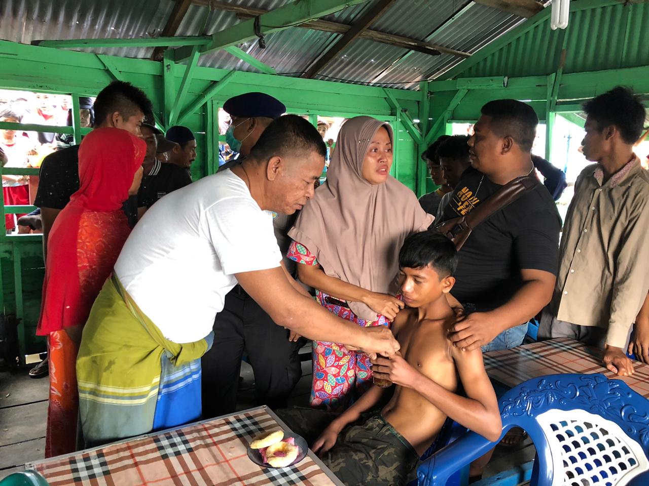 Kapal Pukat Lingkung Karam, 9 Nelayan Bedagai Selamat