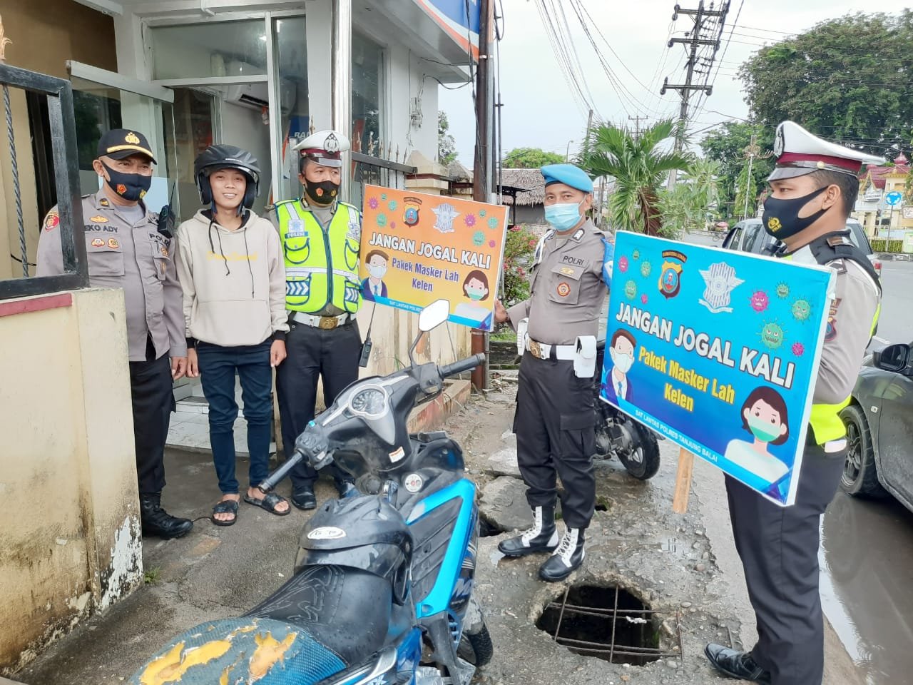 Dengan Berkeliling, Personil Sat Lantas Polres Tanjung Balai LakukanÂ Public Speaking Cegah Covid-19