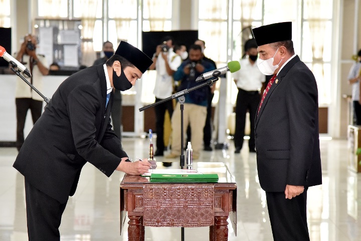 Gubsu Lantik Kabir Bedi jadi Dirut PDAM Tirtandi Sumut,  Akan Dievaluasi Satu Tahun Kedepan