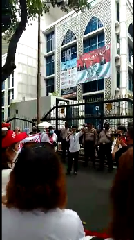 Massa FKBTI Demo DPRDSU, Tolak Kedatangan Habib Rizieq