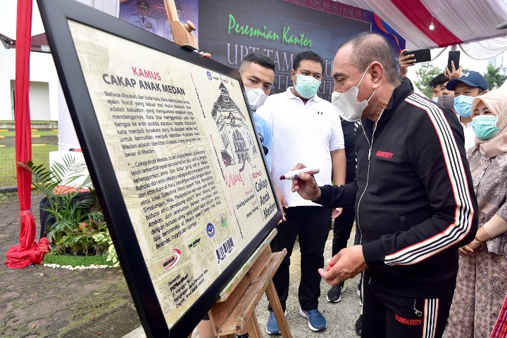 Gubsu Edy Luncurkan Buku Kamus Cakap Anak Medan