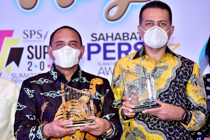 Gubernur dan Wagub Sumut  Dianugerahi Penghargaan Sahabat Pers