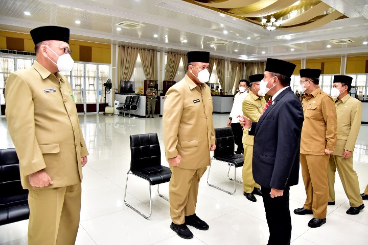Gubernur Sumut Lantik 3 Pejabat Eselon II, Edy Rahmayadi : Baharuddin Siagian Kadisnaker Orangnya Lues