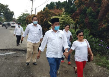 RHS Tinjau Sejumlah TPS di Simalungun, Radiapoh : Semoga Berjalan Dengan Lancar
