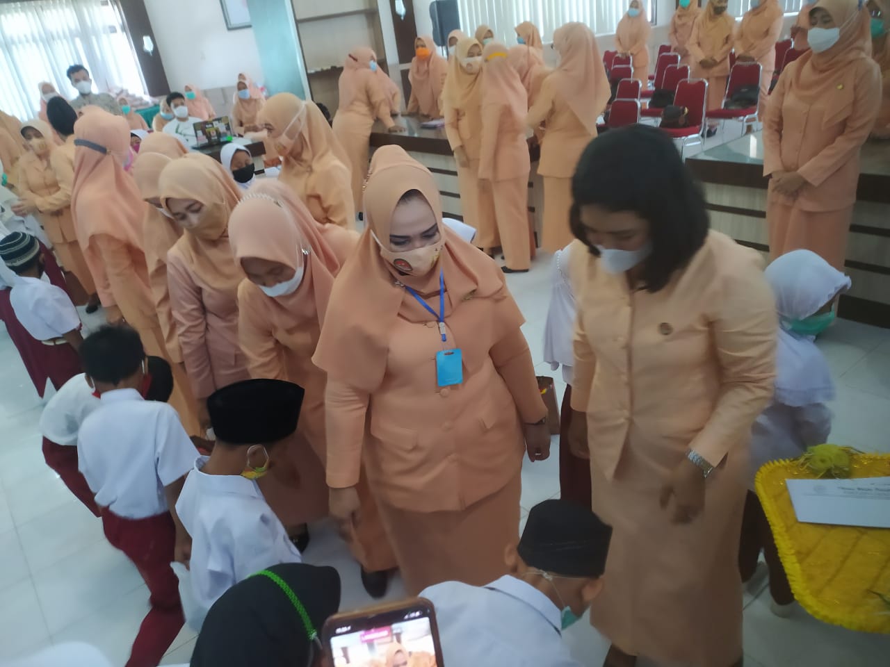 Peringati Puncak HUT ke 21, DWP Langkat Santuni 60 Anak Yatim