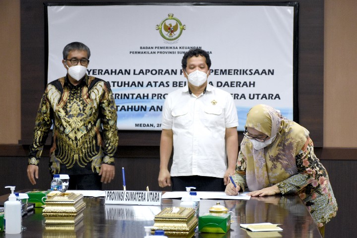 Terima LHP Kepatuhan atas Belanja Daerah, Pengelolaan Keuangan Pemprovsu Semakin Baik