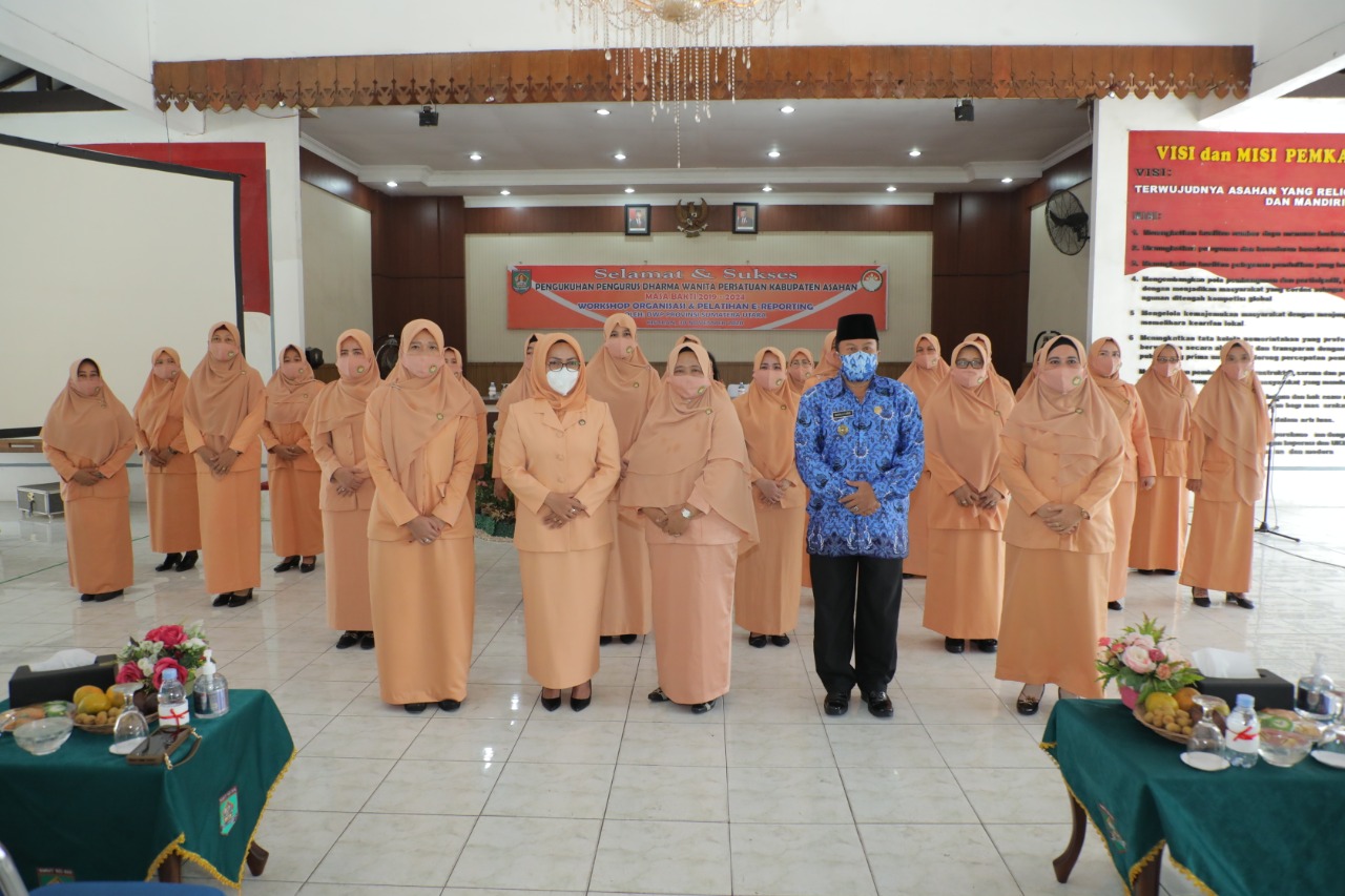 Plh Bupati Hadir Dalam pengukuhan Dharma Wanita Asahan Periode 209 - 2024