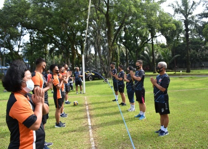 Tingkatkan Imunitas Tubuh dan Pererat Silaturahmi, Satker di Lanud Soewondo Gelar Turnamen Bola Volly