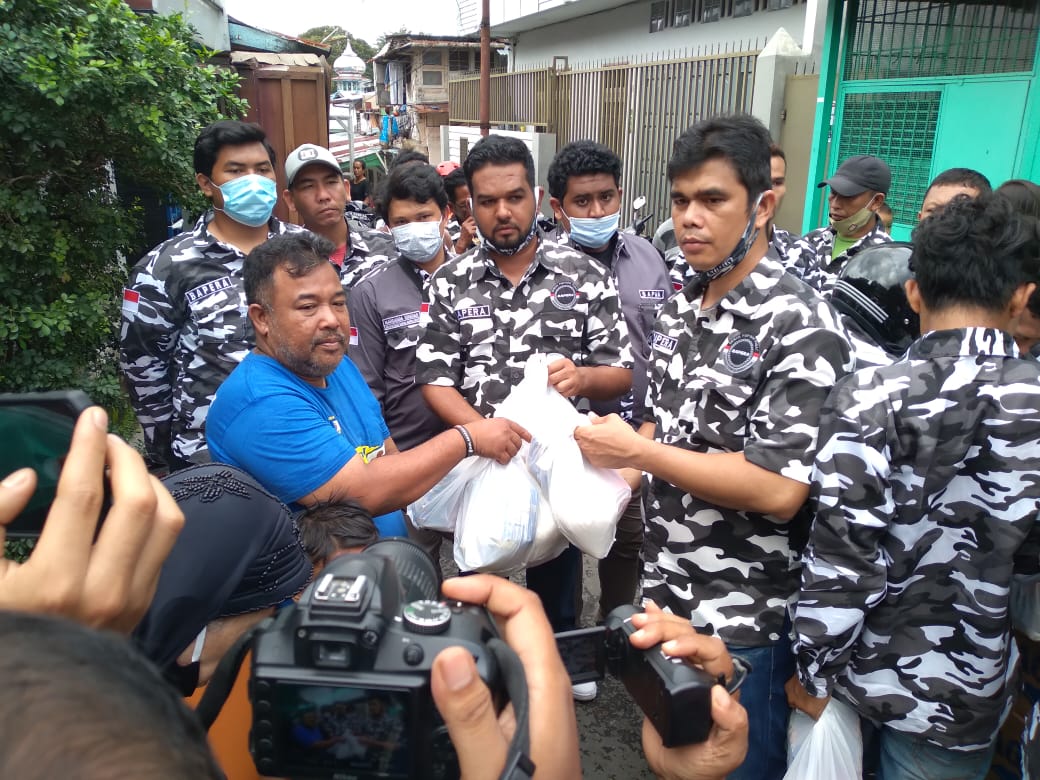 Jumat Berkah: Bapera Sumut Bantu Korban Banjir dan Bagi Sembako ke Rumah Warga