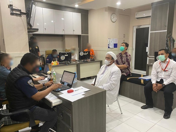 Begini Kondisi Habib Rizieq Setelah Mendekam di Sel Tahanan