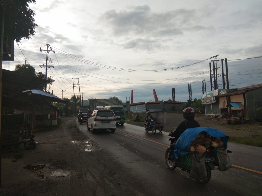 Jembatan Titi Stabat 6 Tahun Mangkrak,Jalinsum Aceh - Medan Beram Tinggi Jalan Berlobang Lobang