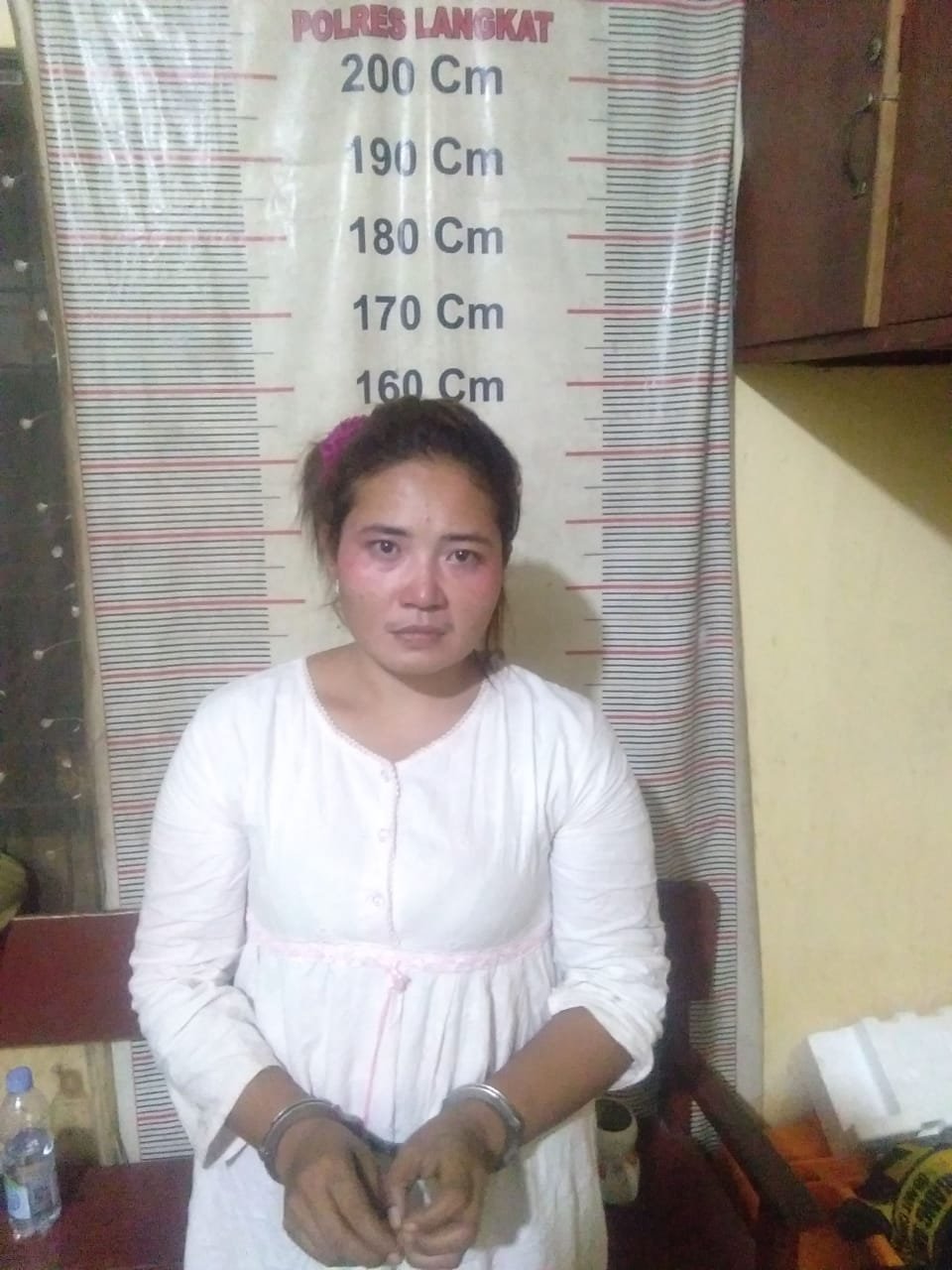 Kanit Reskrim Bersama Opsnal Polsek Tanjung Pura Tangkap IRT Lagi Transaksi Narkoba