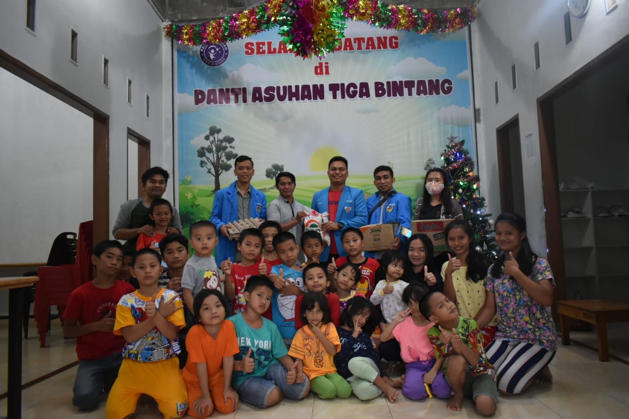 Natal KNPI SUMUT Berbagi kepada Panti Asuhan dan Rumah Ibadah