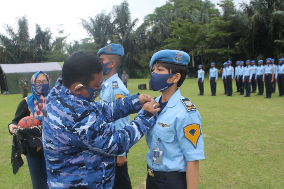 SMK Plus Taruna Mandala Indonesia Gelar Outbound dan Pelantikan