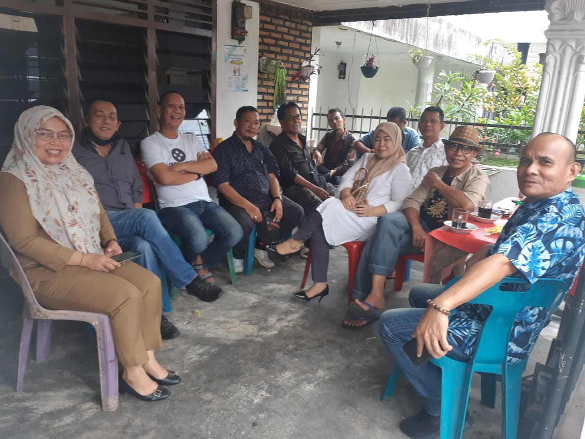 Pererat Persaudaraan, Sejumlah Wartawan Senior Bersilaturahmi di Rumah Makan Sempurna