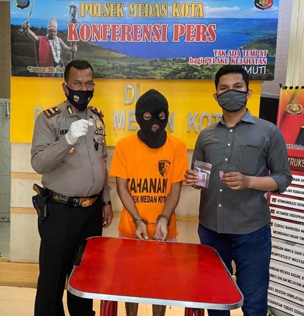 Menyaru Sebagai Pembeli Tekab Polsek Medan Kota Tangkap Pengedar Shabu