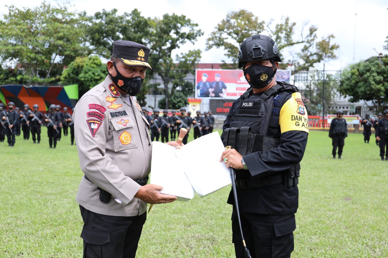Kapoldasu Berangkatkan 200 personil Brimob ke Polda Metro Jaya,   Kapolda Sumut : â€œBerangkatlah Dengan Rasa Bangga Sebagai Pasukan Kepercayaan Polriâ€