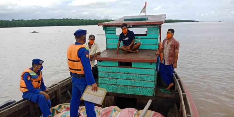 Patroli Petugas Sat Polair Polres Tanjung Balai 1 x 12 Jam Pantau Khamtibmas Perairan