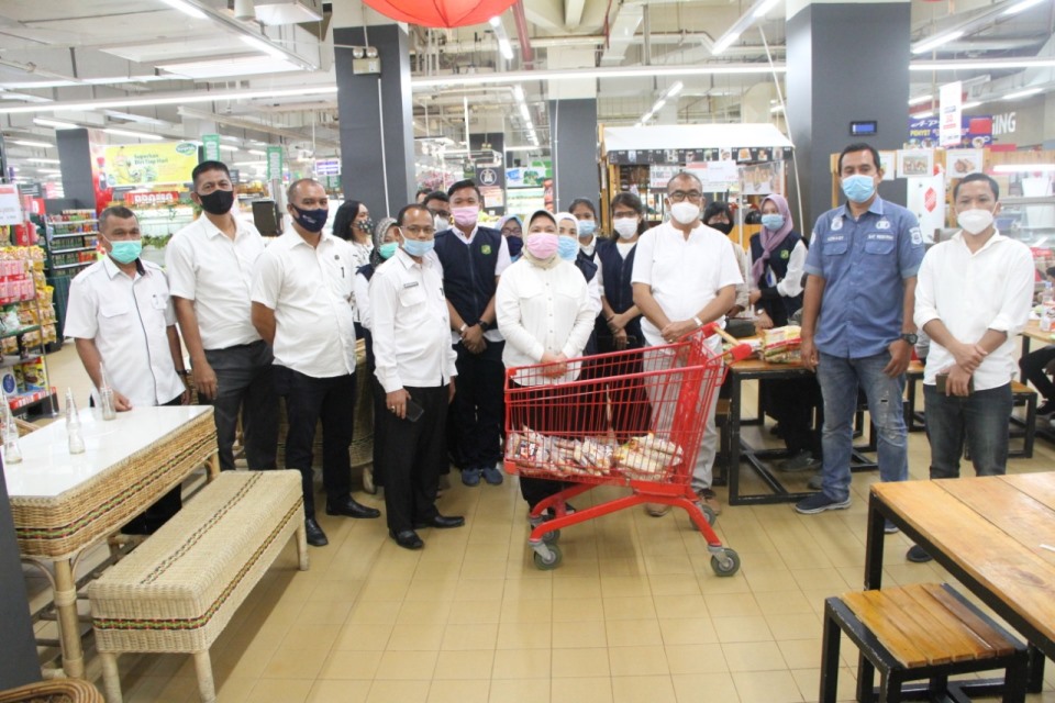 Tim Satgas Ketahanan Pangan Temukan Produk Kadaluarsa di Lotte Mart Center Point