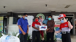 JNE Distribusikan 100 Ton Bantuan Covid ke lebih dari 1.200 Faskes dan 1135 lembaga dan  Perorangan
