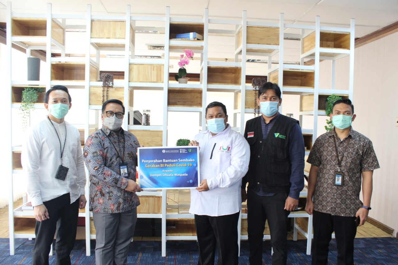BI Gandeng DD Waspada Salurkan Ratusan Paket Sembako
