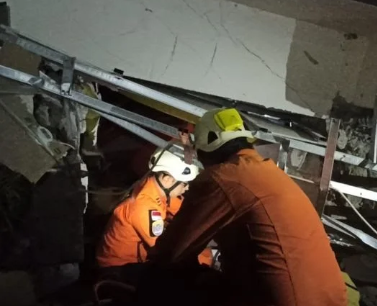 Gempa 6,2 SR , Kantor Gubernur Sulbar Ambruk, Hotel dan RS Rusak Parah