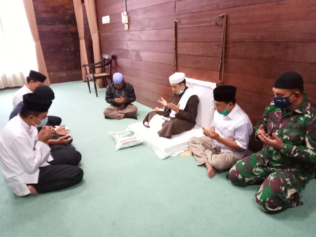 Bupati Langkat Serahkan Bantuan HUL ke 97 Guru Babusalam Syekh Abdul Wahab Rokan