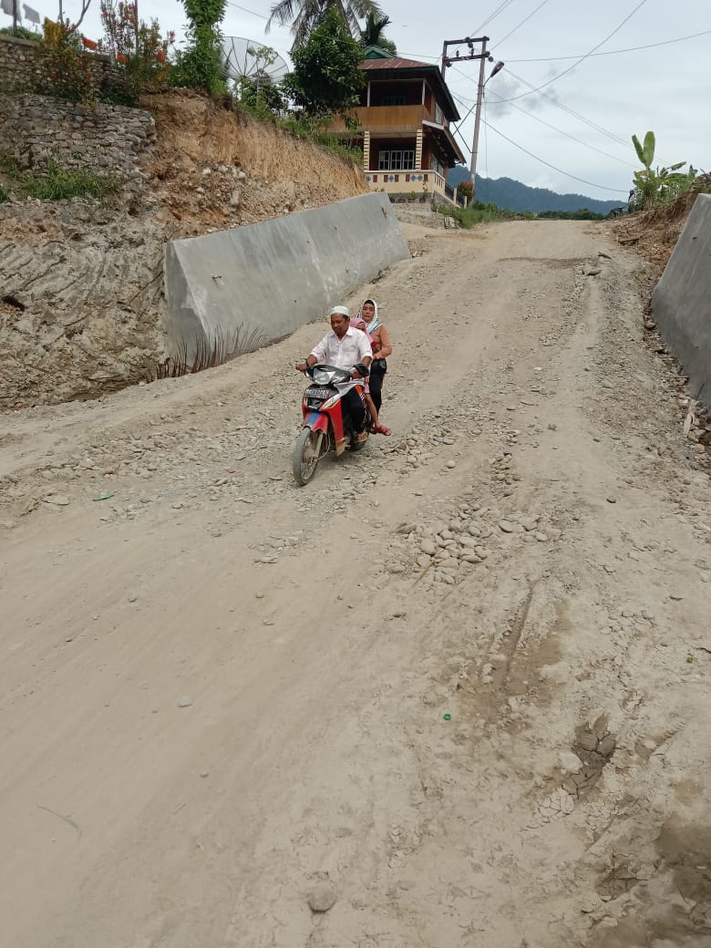 Jembatan Tambangan Selesai, Jalan Masih Terbengkalai