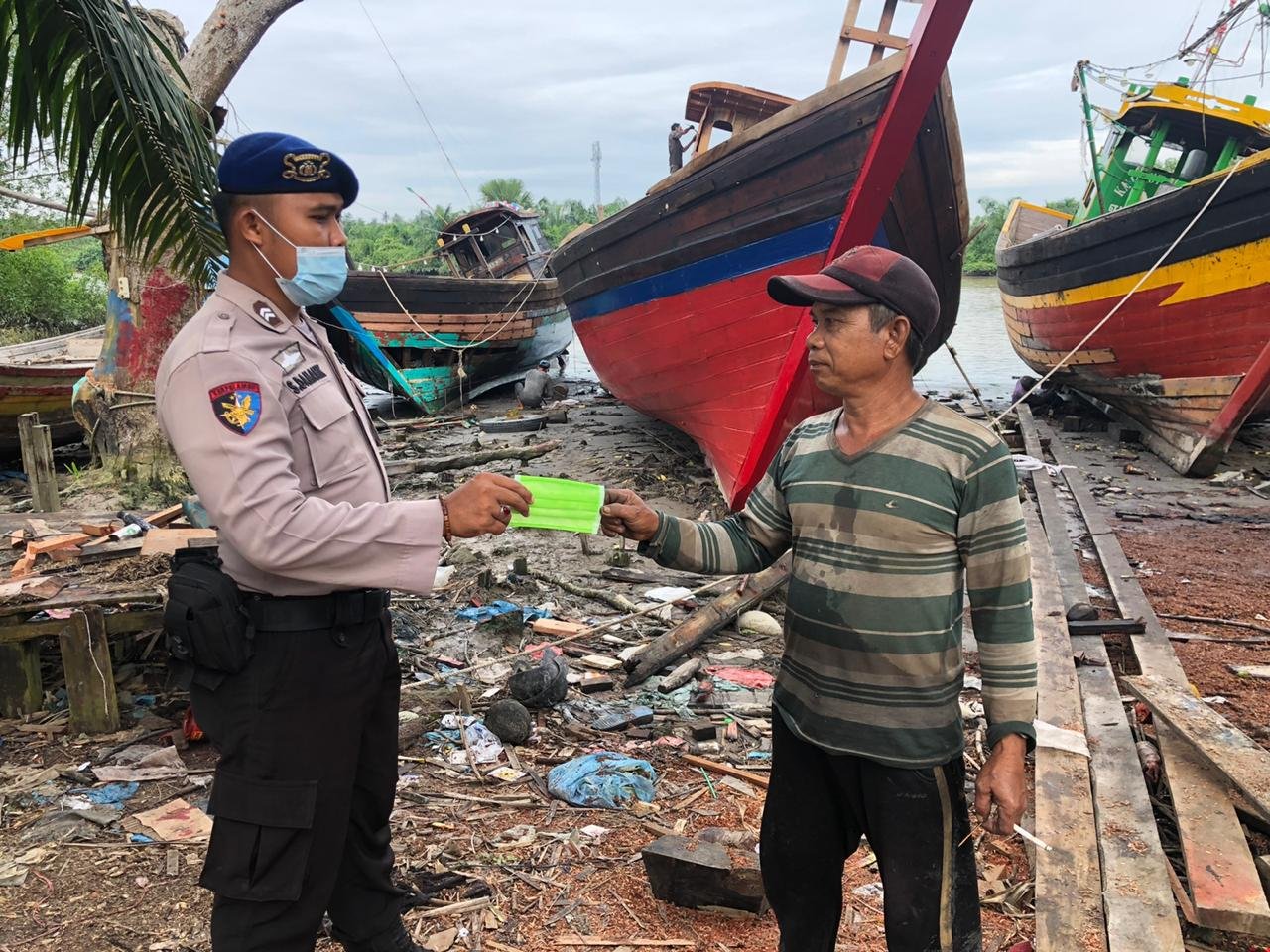 Cegah Penyebaran Covid-19, Sat Pol Air Polres Sergai Ajak Masyarakat Patuhi Prokes