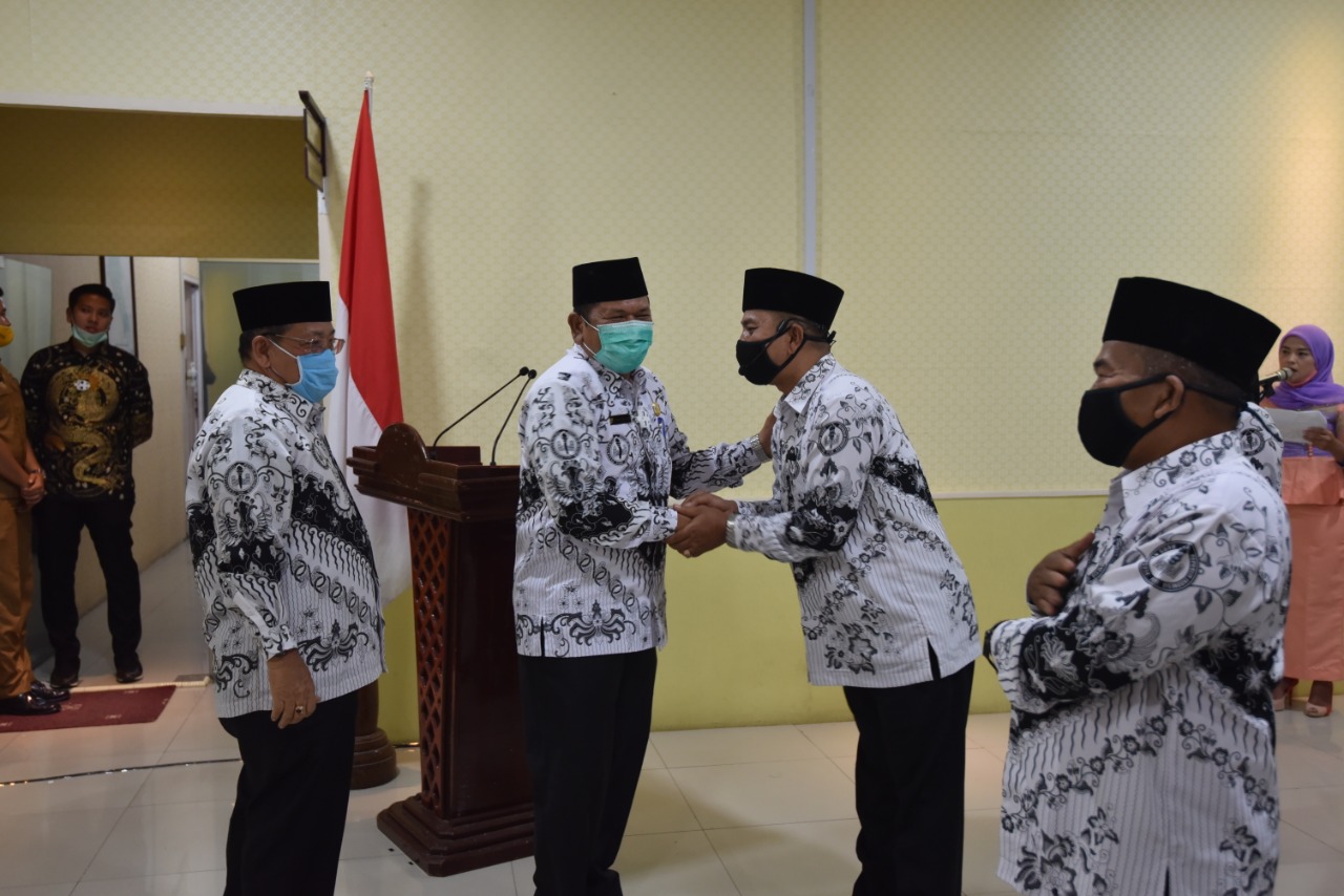 Pelantikan PGRI, Walikota Irsan Efendi Nasution : PGRI Memiliki Peran Penting Peningkatan Mutu Pendidikan