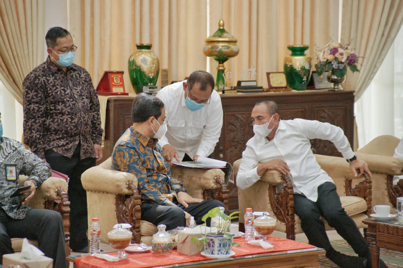 Akhyar Dampingi Gubsu Saksikan Penandatanganan Kontrak & SPMK SPAM Regional Mebidang