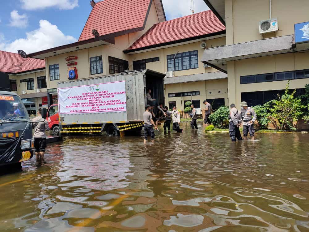 Luar Biasa Untuk Kemanusian,Â  Polda Jatim Salurkan Bantuan Hingga 1,8 Milyar