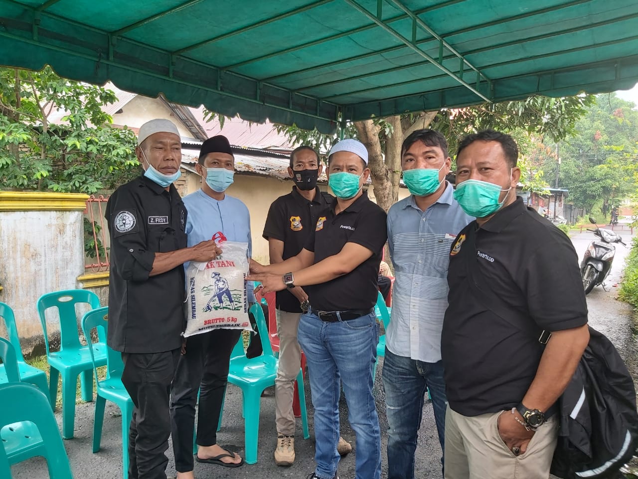 Ketua Pewarta Melayat di Rumah Almarhumah Khalisa Rahmi dan Berikan Santunan