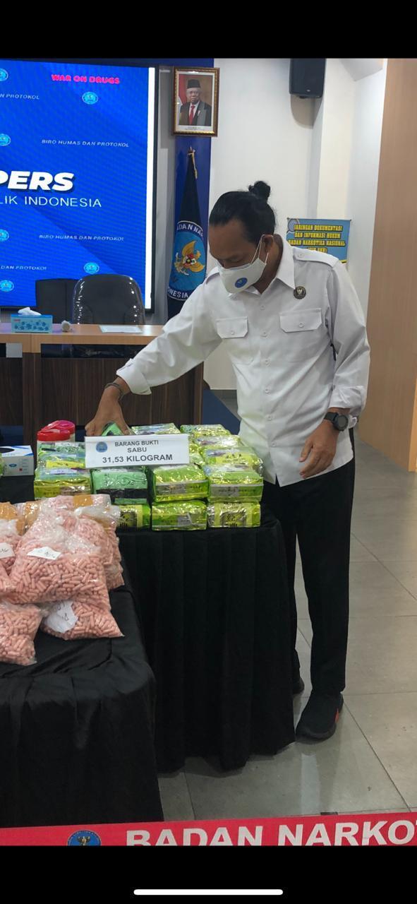 BNN Bongkar Penyelundupan Sabu 30 Kg Ditanam di Pinggir Tambak