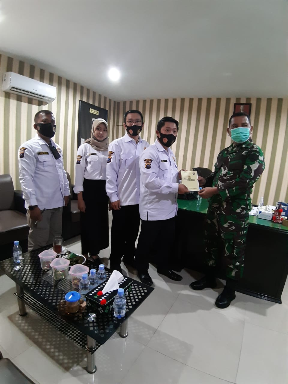 Pengurus Pokdarkamtibmas Bhayangkara Resor Medan Anjangsana ke Danramil 01