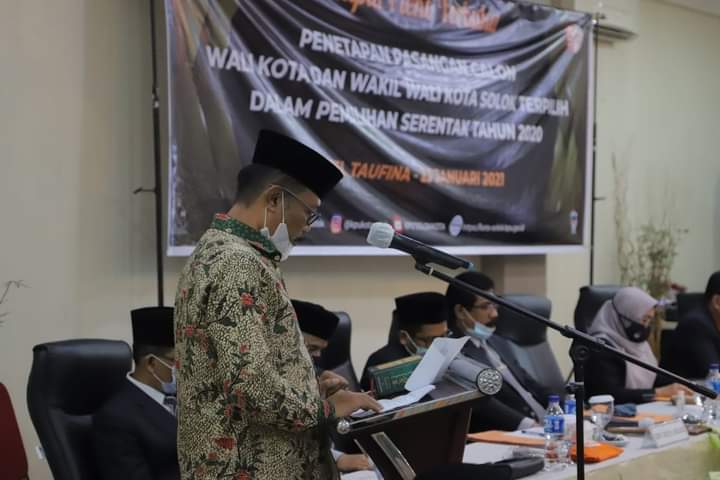 Ketua KPU Kota Solok Pimpin Rapat Pleno Terbuka Penetapan Paslon Wali Kota dan Wakil Wali Kota