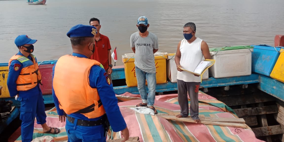 Sat Polair Patroli Perairan 1 x 12 Jam Lakukan Pengawasan dan Pemeriksaan Cegah Virus Corona