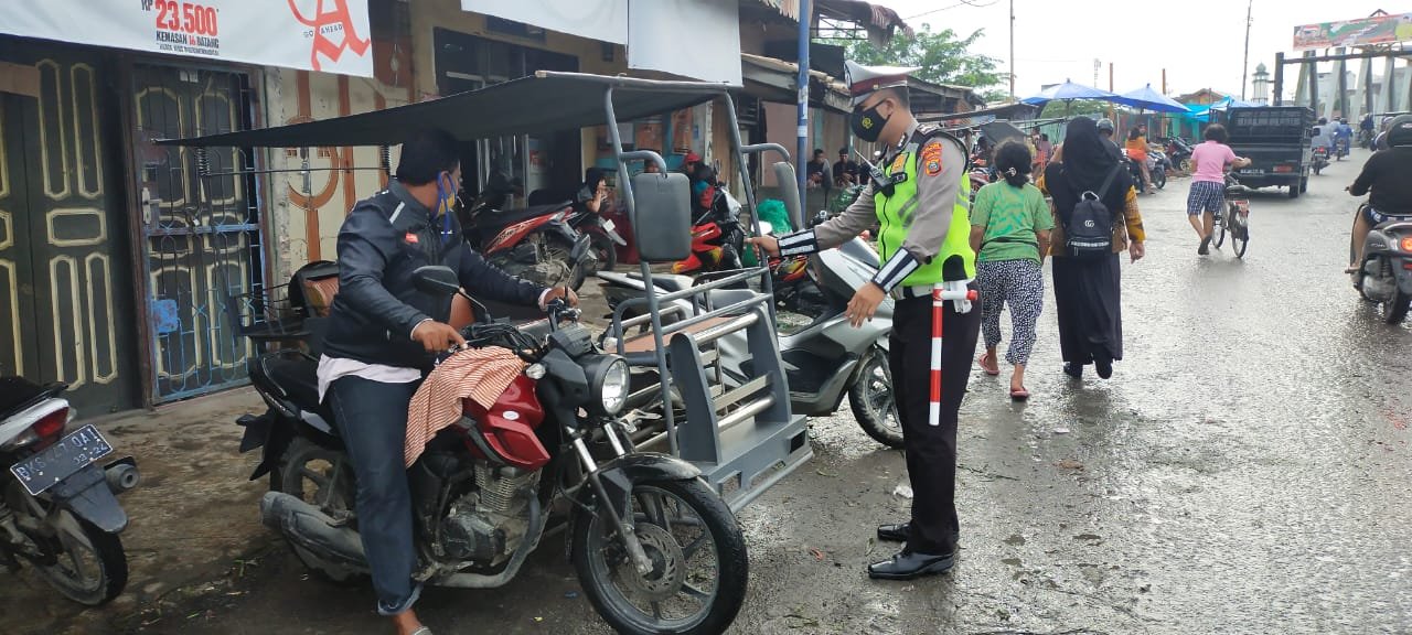 Ciptakan Kamtibcar Lantas, Kendaraan yang Parkir Dibadan Jalan Ditertibkan