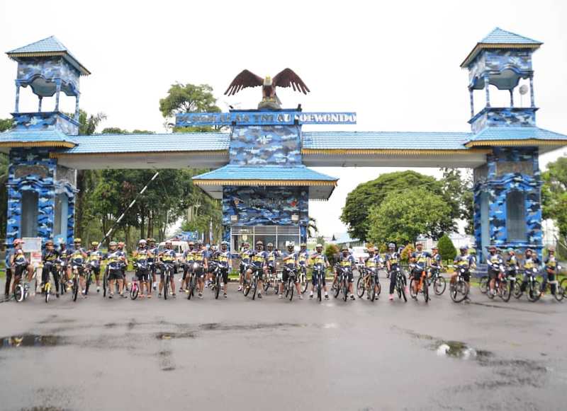 Tingkatkan Imunitas Tubuh di Tengah Pandemi, Prajurit Lanud Soewondo Laksanakan Gowes Bersama
